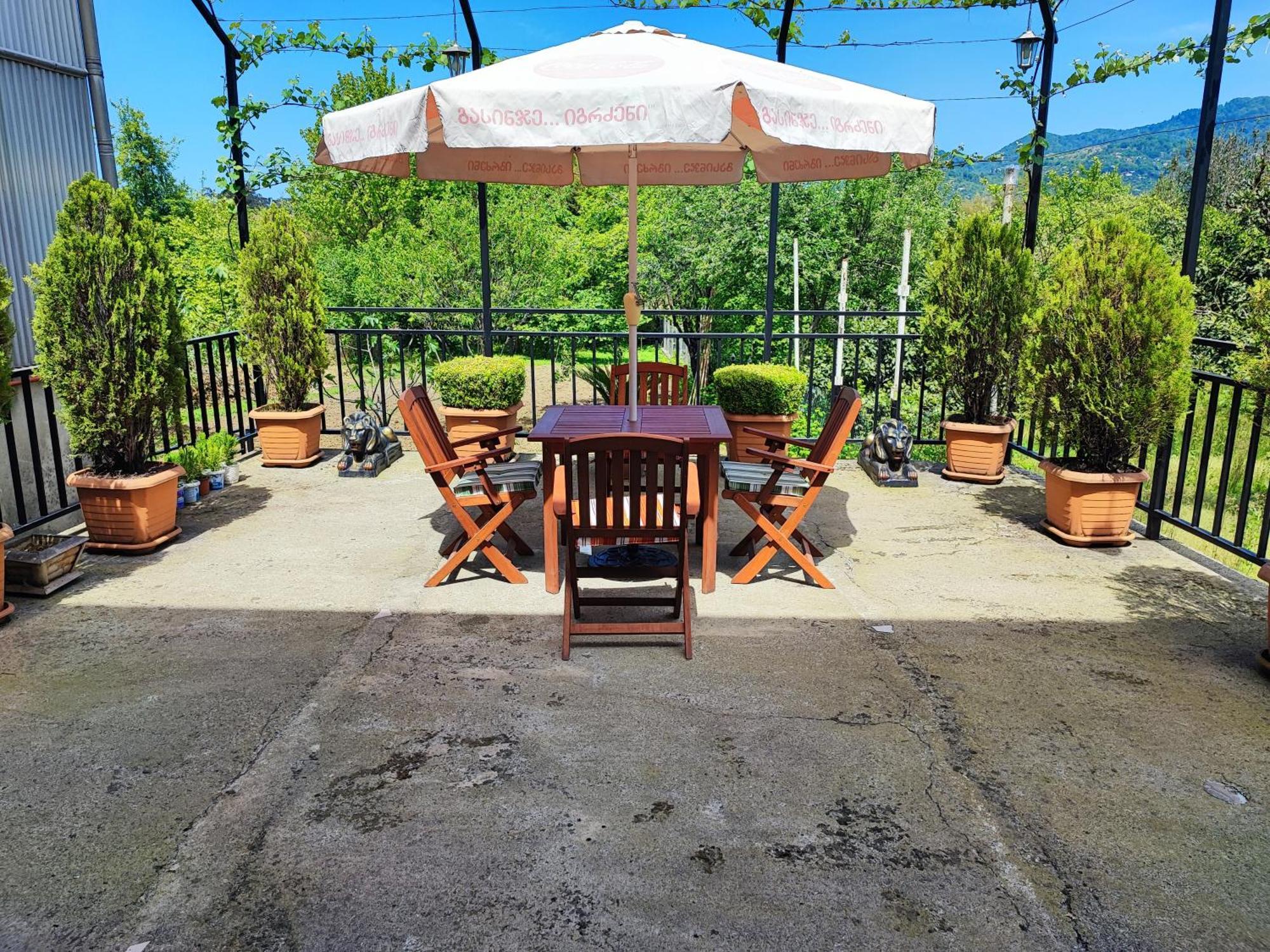 Hotel Botanica Chakvi Extérieur photo